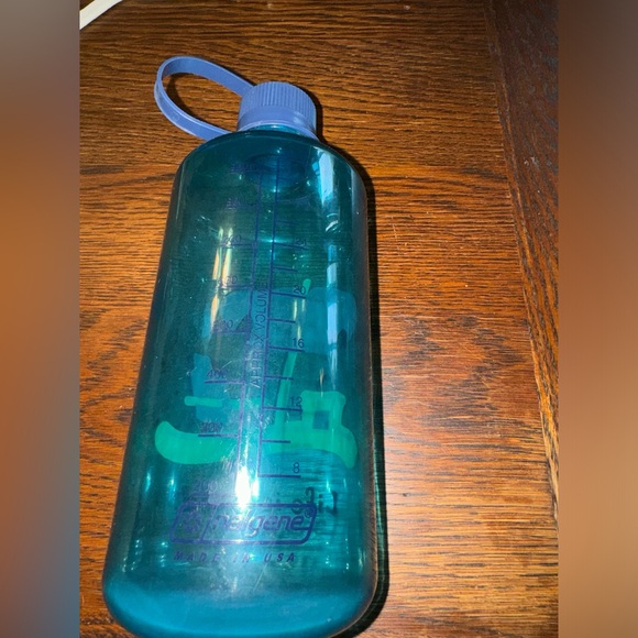 Life is good water bottle - Picture 2 of 2